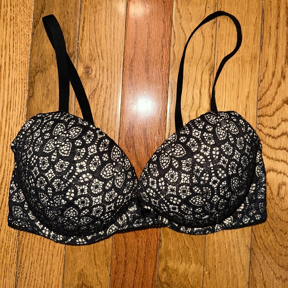 Victoria’s Secret push-up lace bra size 34D